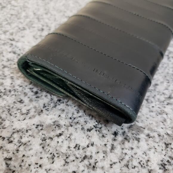 VTG Eel Skin Womens‎ Wallet Black Or Very Deep Green. Green Stitching & Interior - Picture 3 of 16